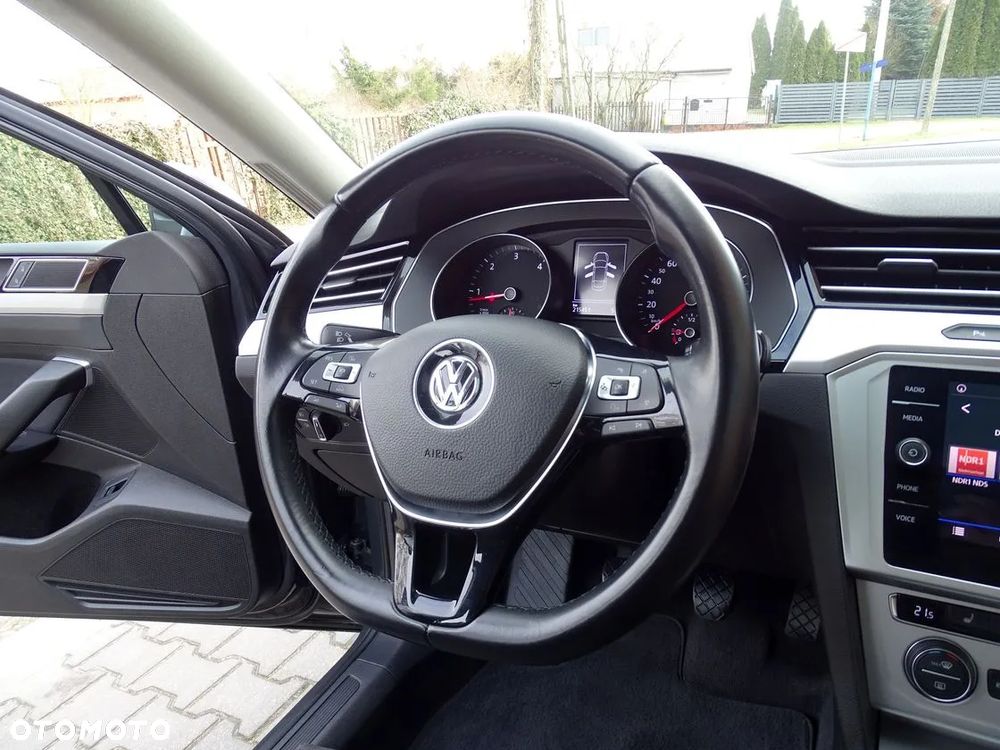Volkswagen Passat 2.0 TDI BMT Comfortline - 32