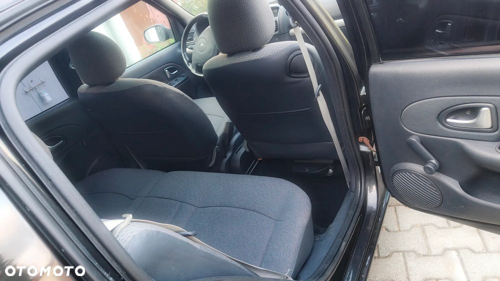 Renault Clio - 15