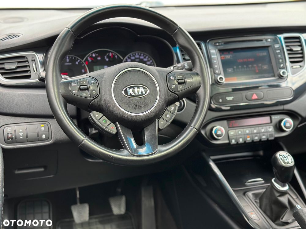 Kia Carens 1.7 CRDi 136 Fifa World Cup Edition - 19
