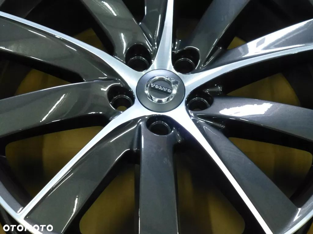 VOLVO XC60 S90 V90 19'' - 8