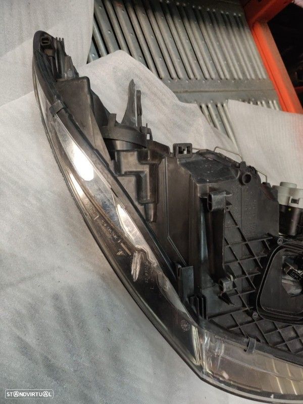 Farol Frente Esquerdo / Otica Esquerda Renault Megane Iii Grandtour (K - 10