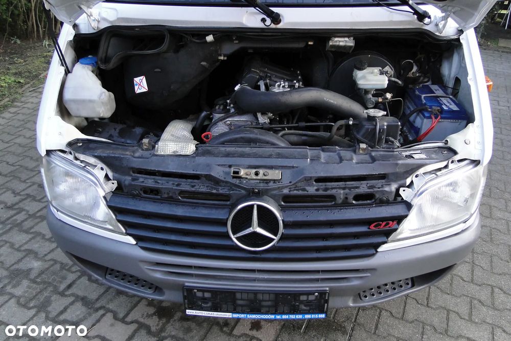 Mercedes-Benz Sprinter 411 - 32