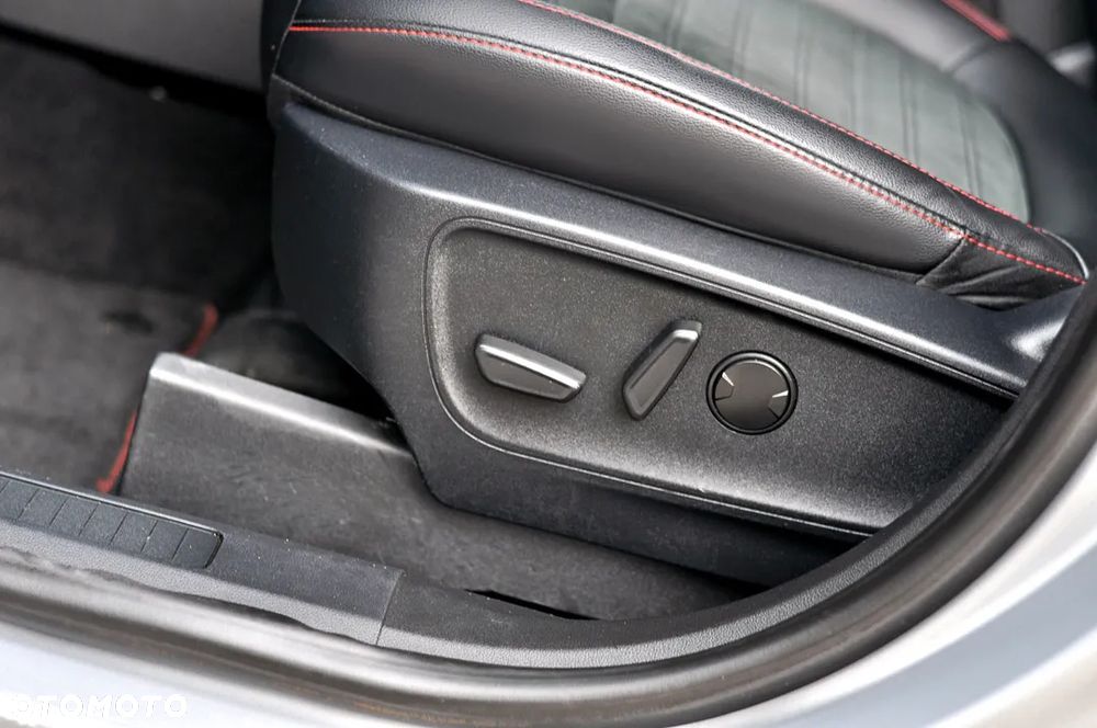 Ford Kuga 2.0 EcoBlue AWD ST-Line X - 16