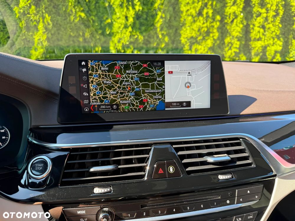 BMW Seria 5 530i Luxury Line sport - 22