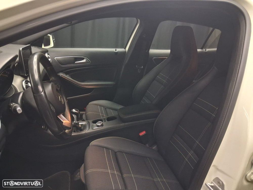 Mercedes-Benz GLA 180 d Urban - 8