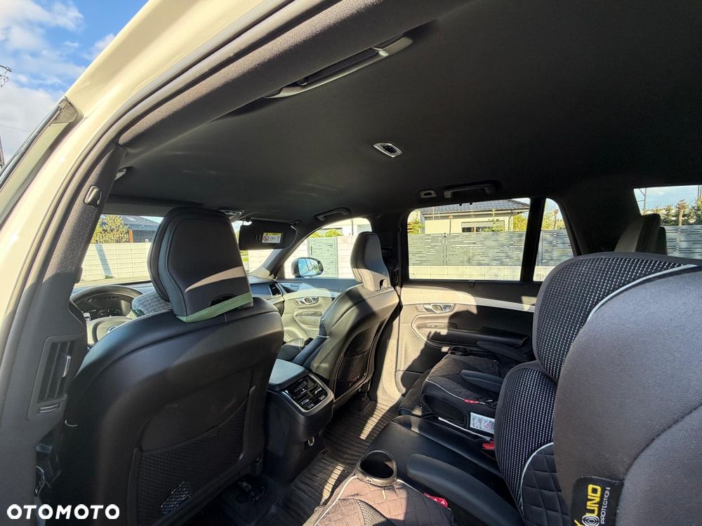 Volvo XC 90 D5 AWD R-Design 7os - 24
