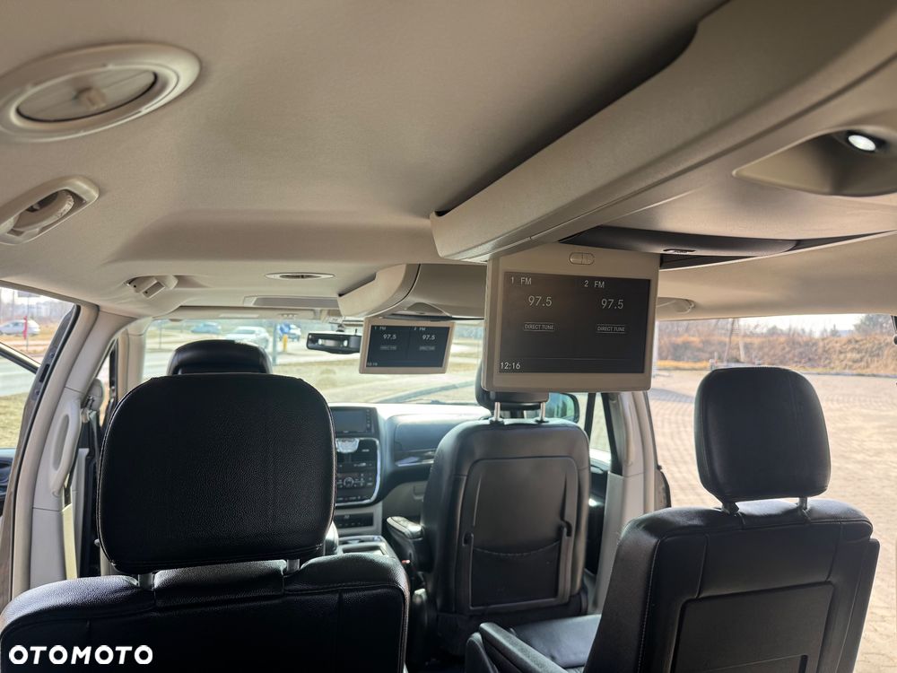 Chrysler Town & Country 3.6 Limited - 20