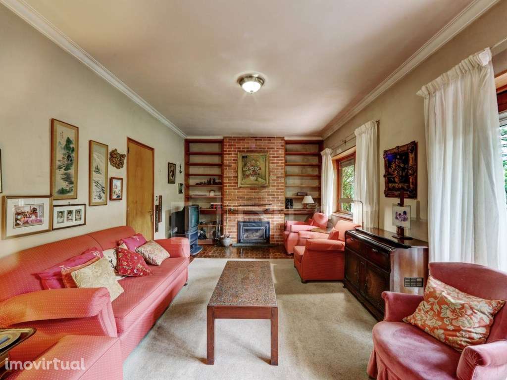 Terreno de 1.000 m2 com duas moradias, com piscina, em Caxias - Grande imagem: 5/59