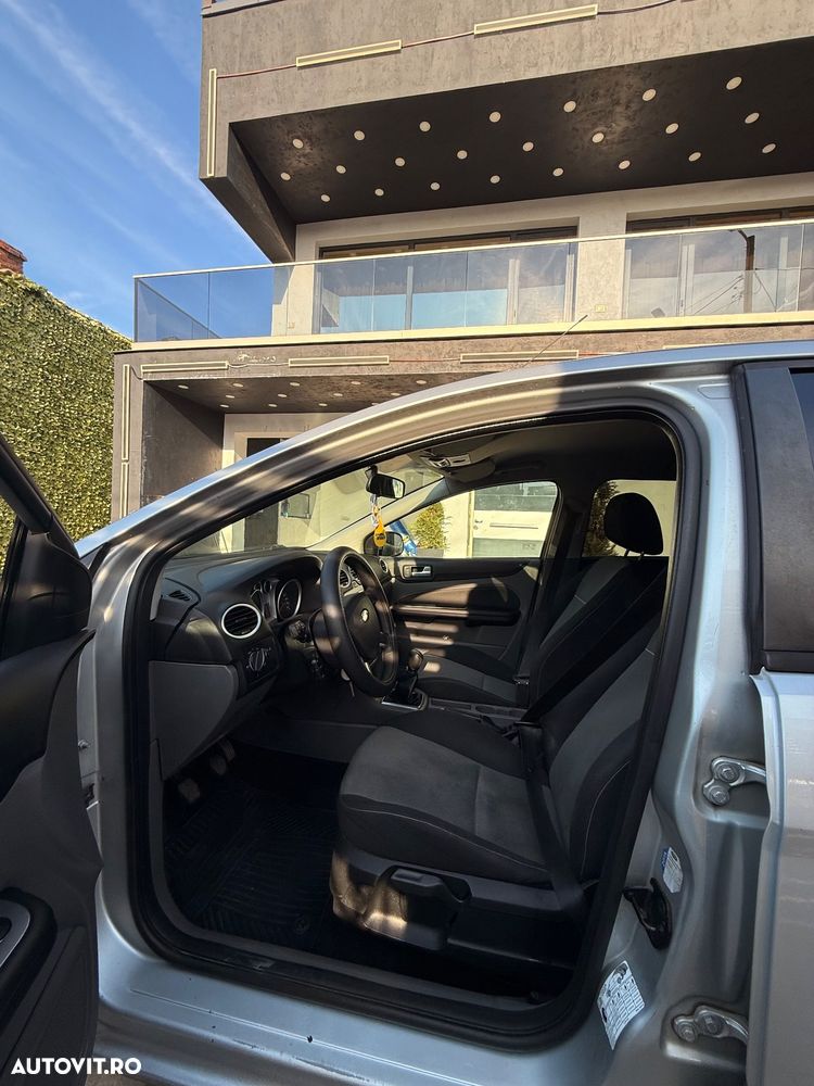 Ford Focus 1.6 TDCI DPF Anniversary - 8