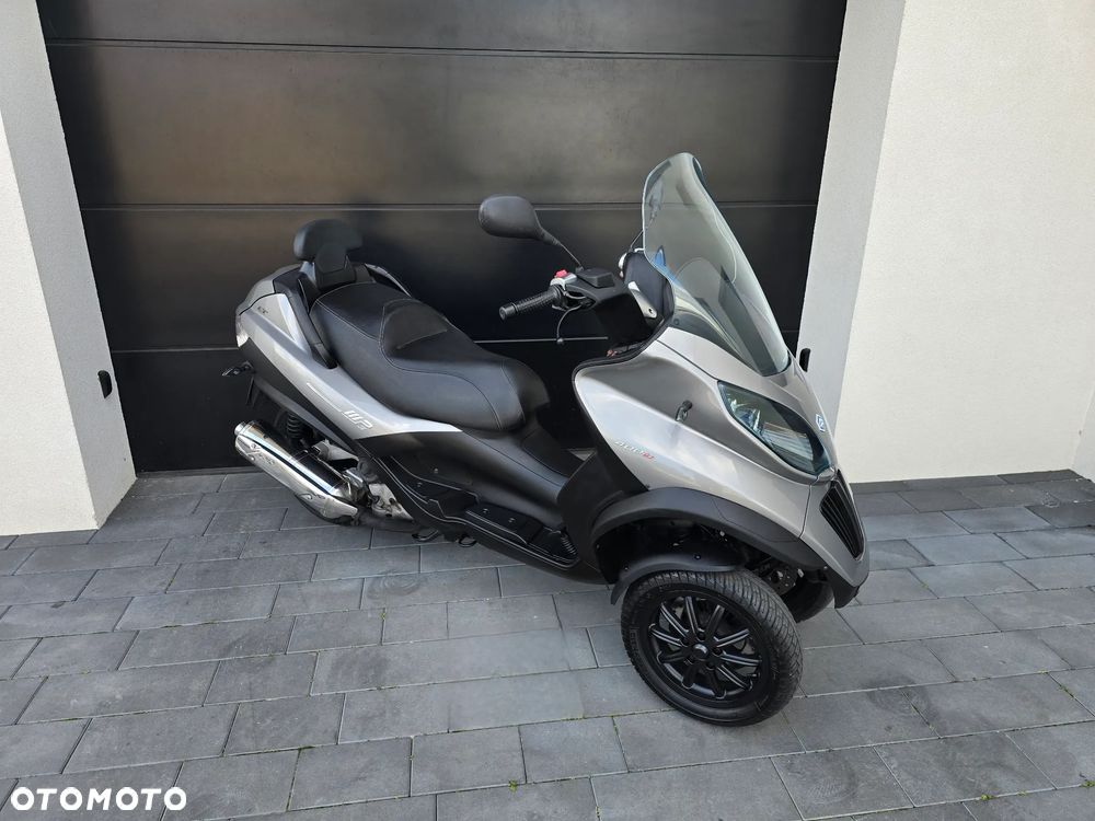 Piaggio MP-3 - 13