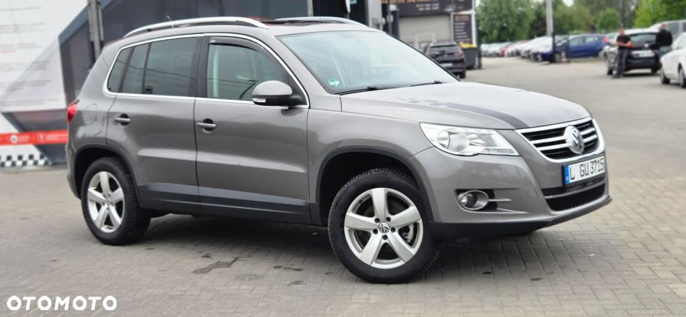 Volkswagen Tiguan 2.0 TDI DPF BlueMotion Technology Exclusive - 18