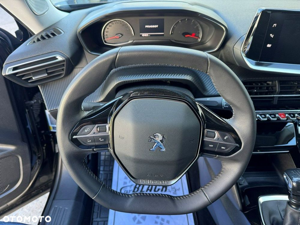Peugeot 2008 - 13