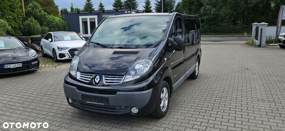 Renault Trafic 2.0 dCi 115 FAP Passenger Black Edition - 4