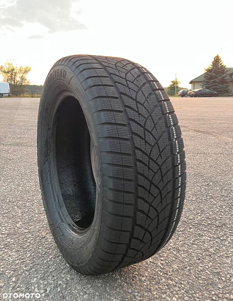 Opony zimowe Goodyear UltraGrip Performance+ 255/55R18 105T – NOWE! Komplet 4 szt. - 1