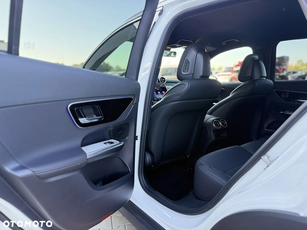 Mercedes-Benz GLC - 27