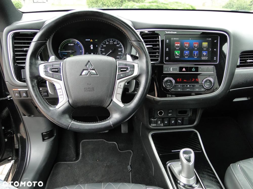 Mitsubishi Outlander Instyle + - 21