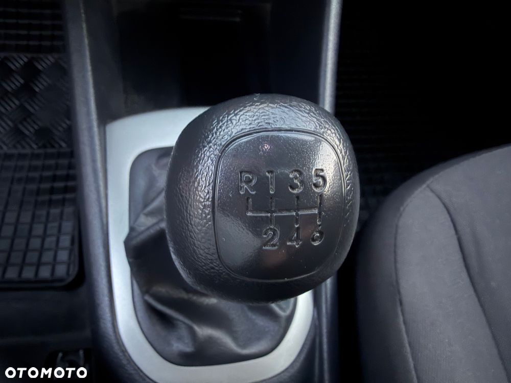 Kia Rio 1.4 Business Line - 26
