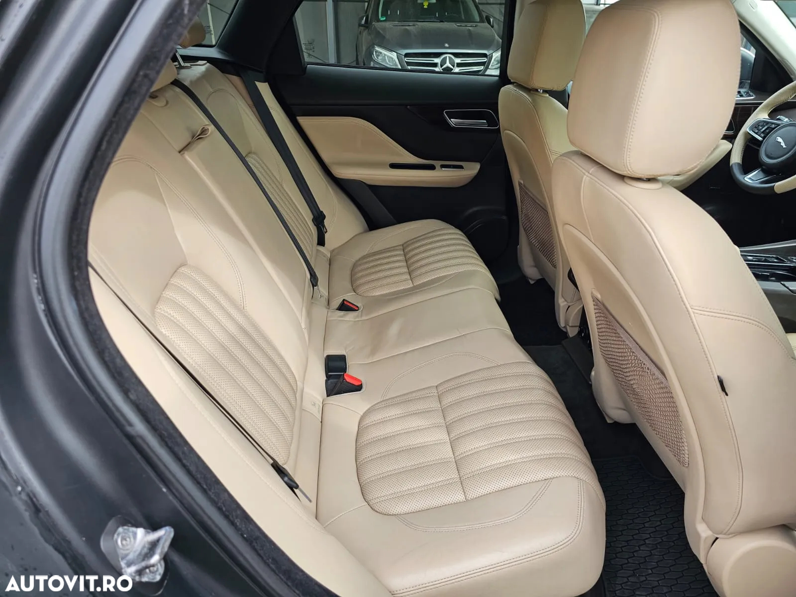 Jaguar F-Pace 20d AWD Prestige - 14