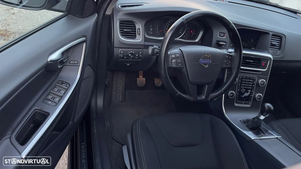 Volvo V60 DRIVe Momentum - 17