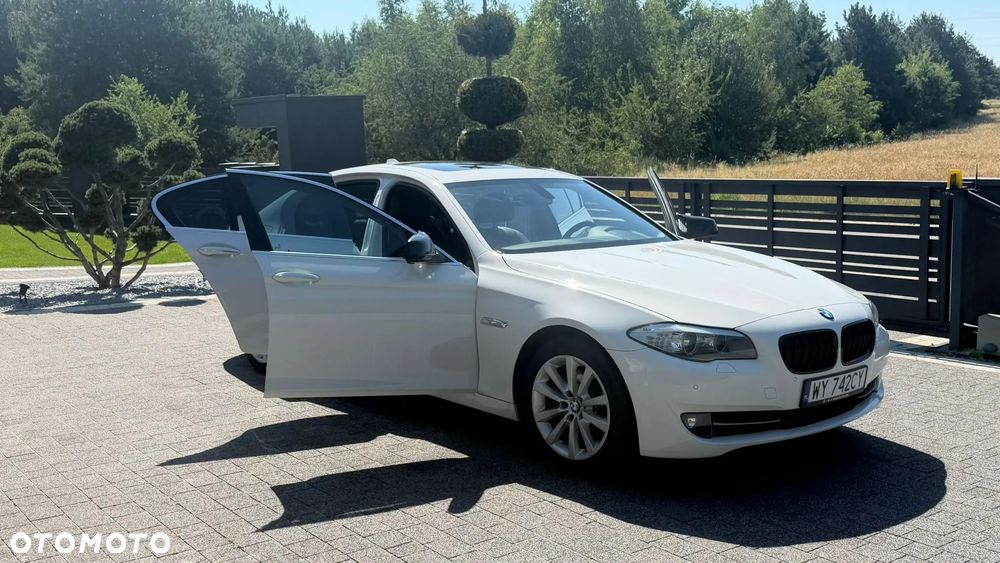BMW Seria 5 520i - 5
