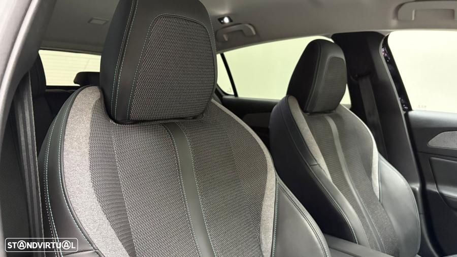 Peugeot 308 1.2 PureTech Allure Pack EAT8 - 23