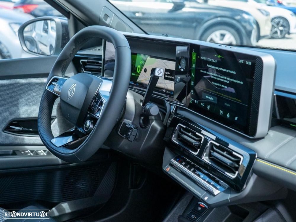 Renault 4 E-Tech 52 kWh Iconic Autonomia Conforto - 20