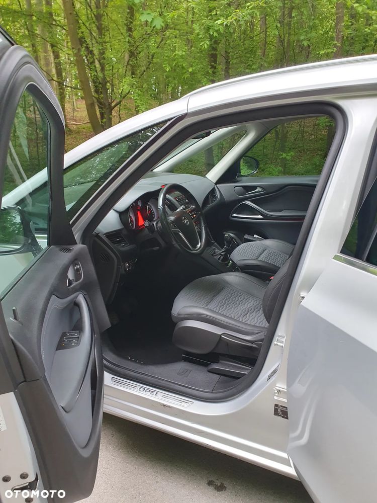 Opel Zafira - 9