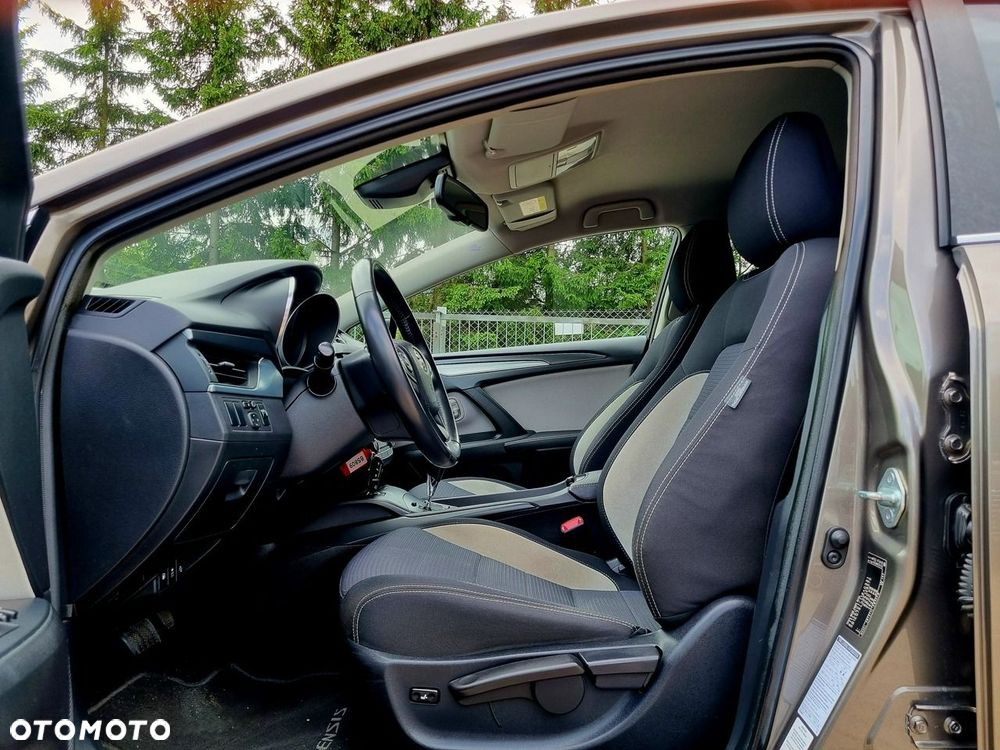 Toyota Avensis 1.8 Premium MS - 9