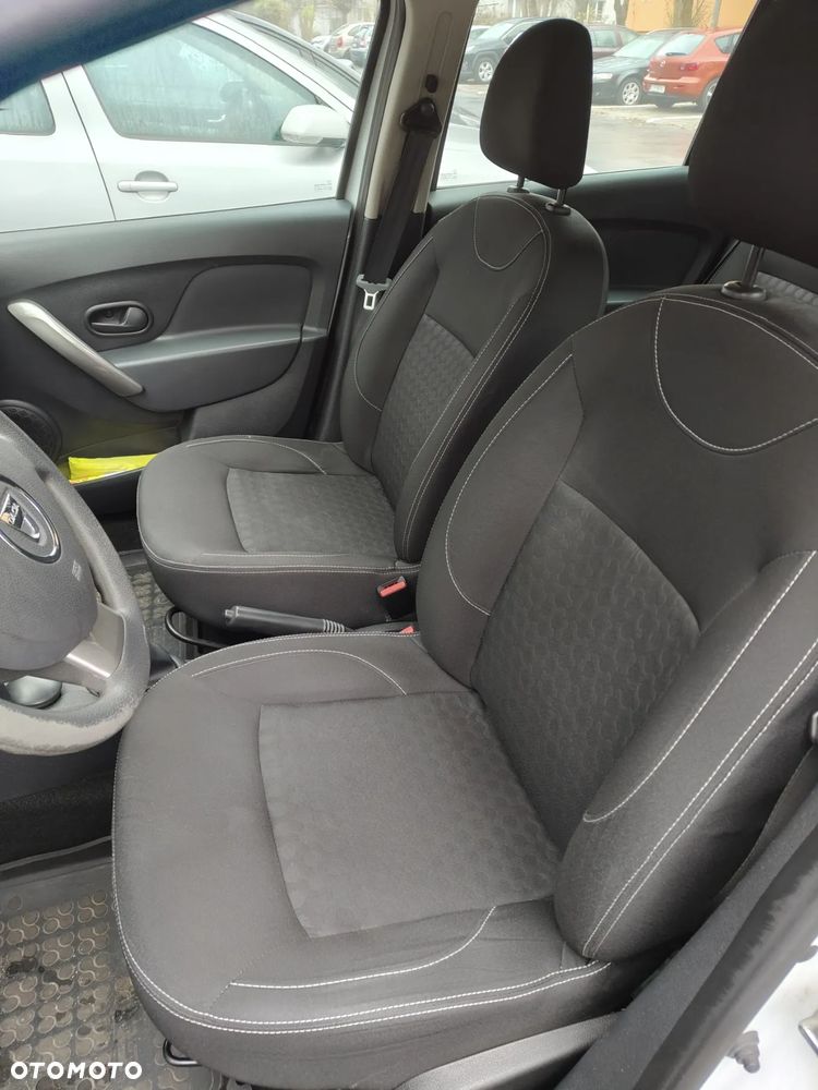Dacia Sandero 1.2 16V Laureate - 9
