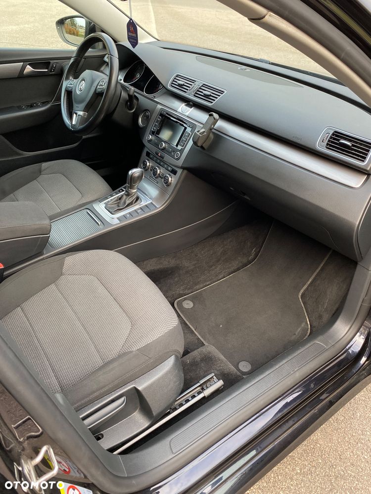 Volkswagen Passat 2.0 TDI DSG BlueMotion Technology Comfortline - 25