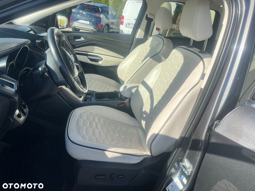 Ford Kuga 2.0 TDCi 4x4 Vignale - 25