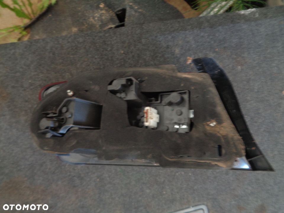 PEUGEOT 407 LAMPA TYŁ PRAWA EUROPA - 3