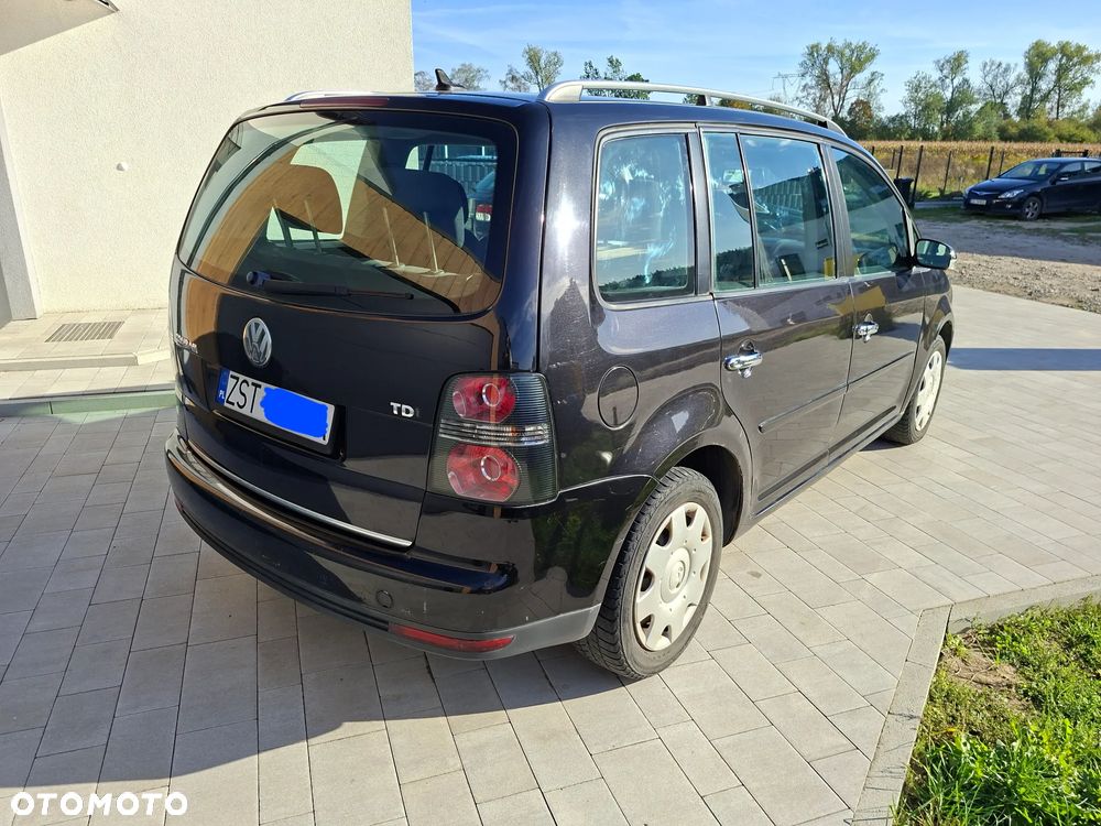 Volkswagen Touran 2007 photo 4