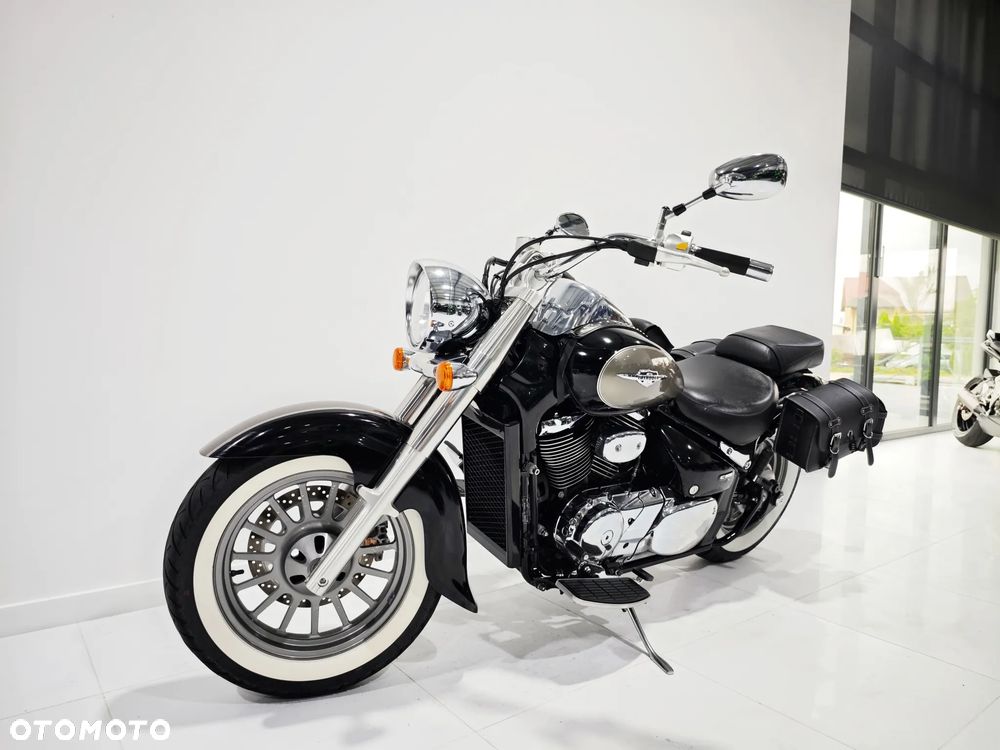 Suzuki Intruder - 11