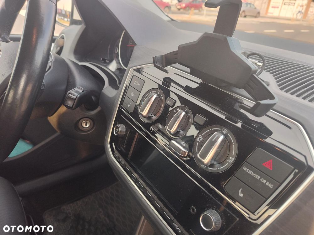 Volkswagen up! sound - 18