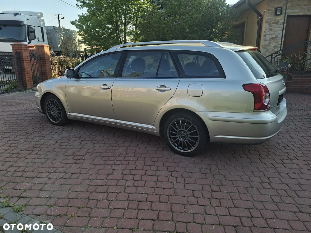 Toyota Avensis 1.8 VVT-i Sol Premium - 8