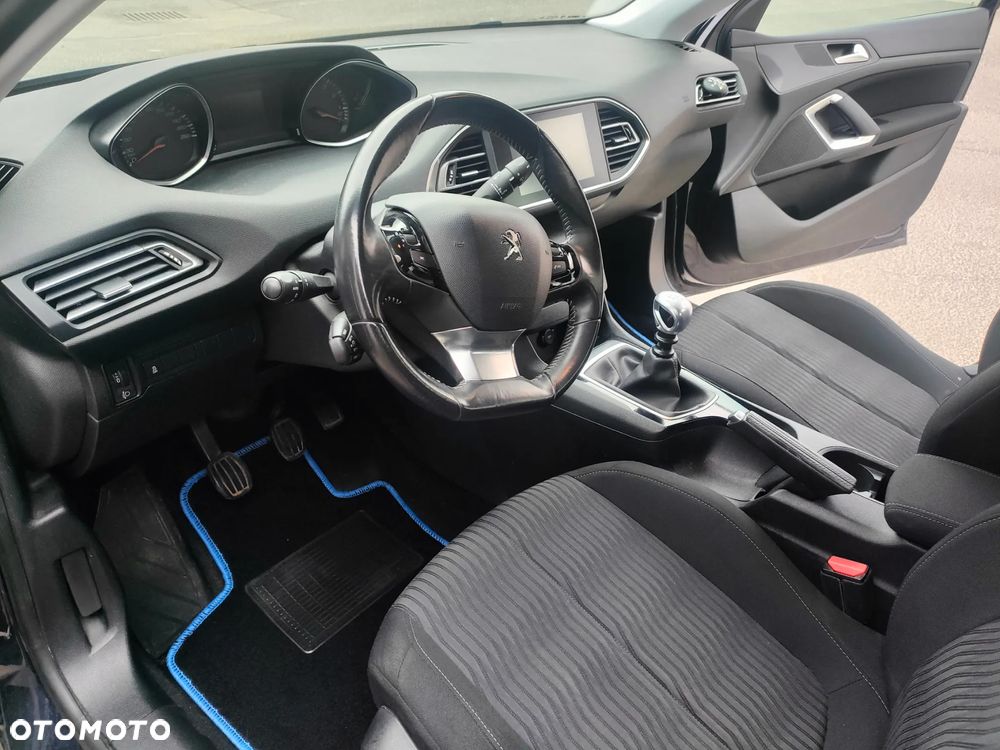 Peugeot 308 125 THP Active - 16