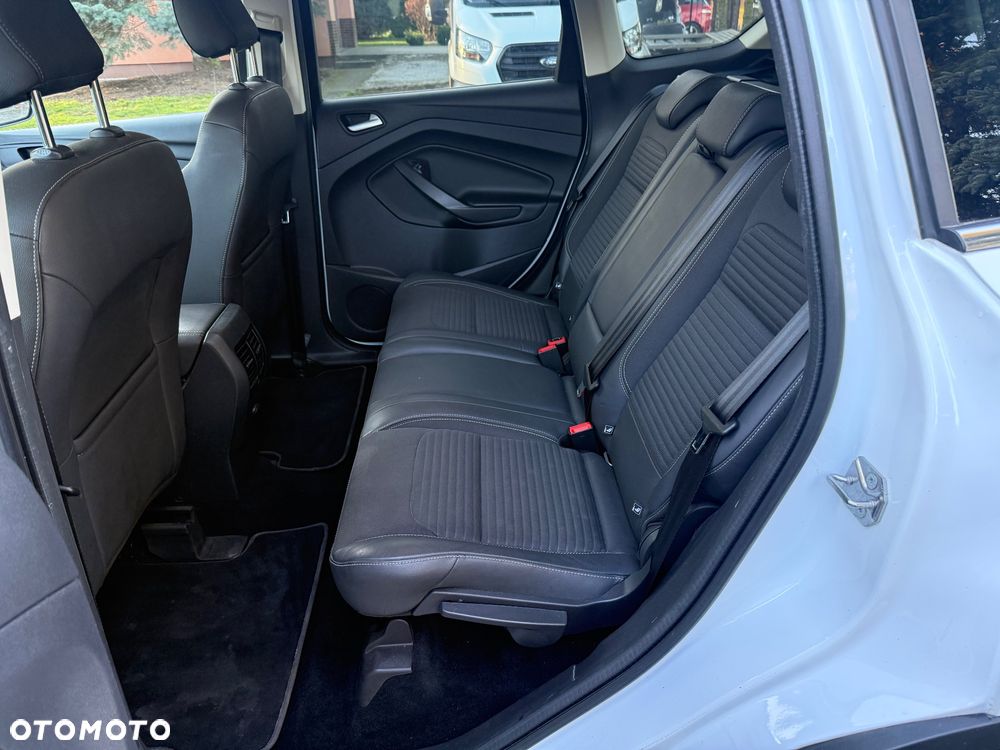 Ford Kuga 1.5 EcoBoost 2x4 Titanium - 19