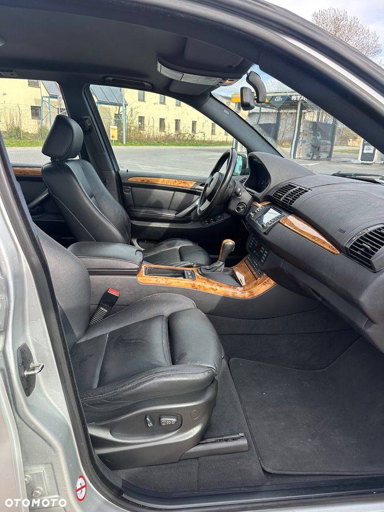 BMW X5 4.4i - 21