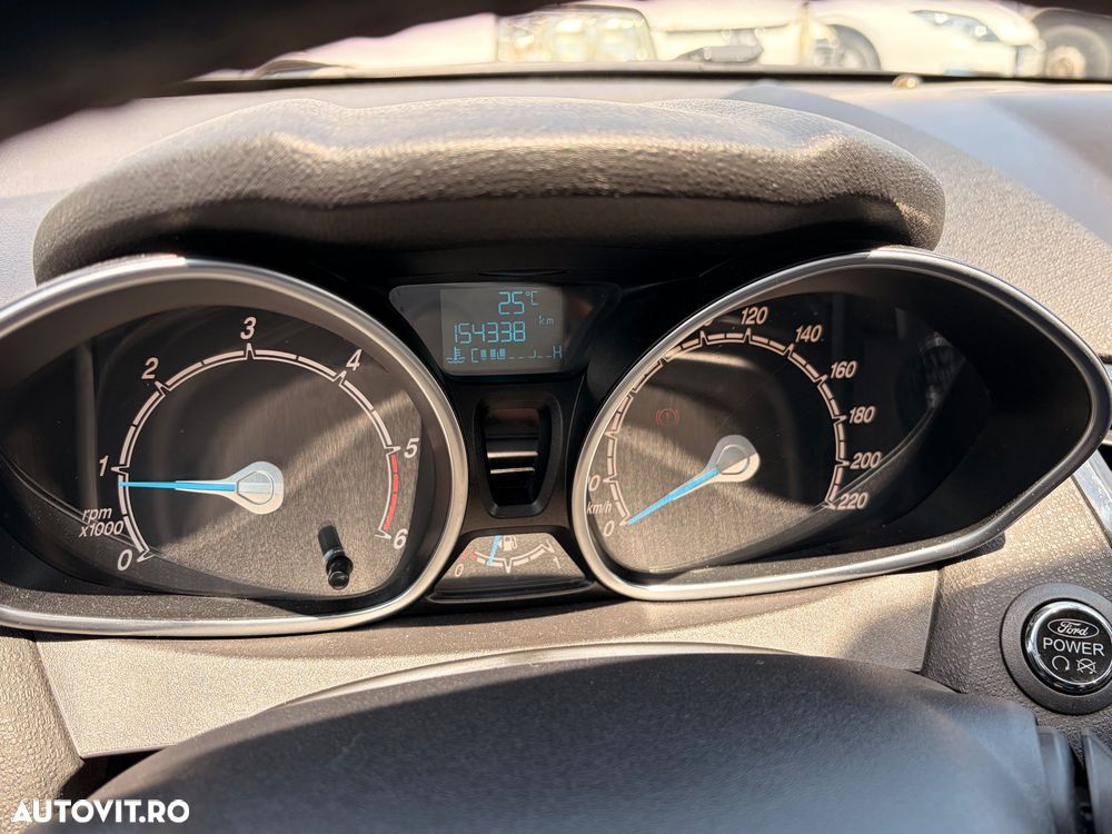 Ford Fiesta 1.5 TDCi DPF Titanium - 8