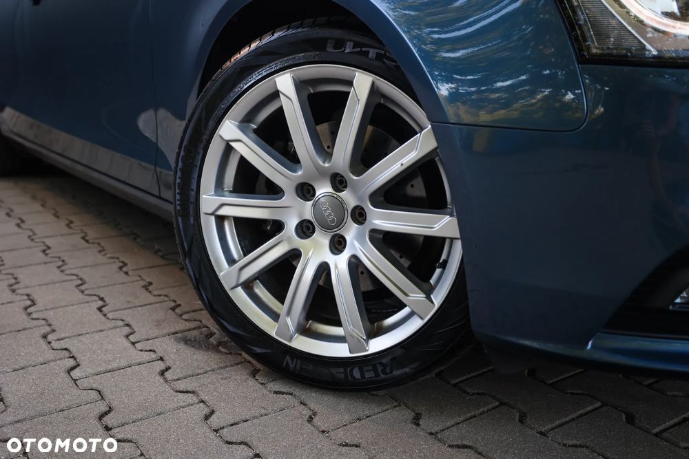Audi A4 Avant 2.0 TDI DPF clean diesel quattro S tronic S line Sportpaket - 4