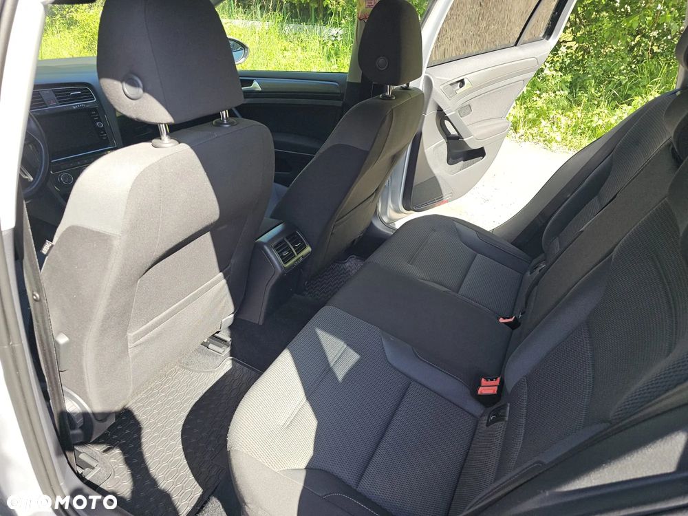 Volkswagen Golf - 13