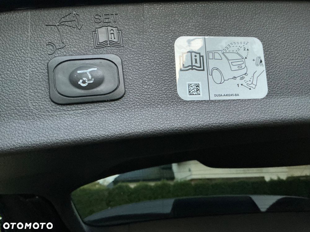 Ford Kuga - 24