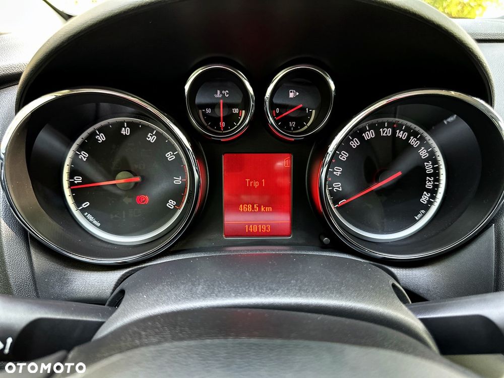 Opel Astra 1.4 Turbo Design Edition - 27