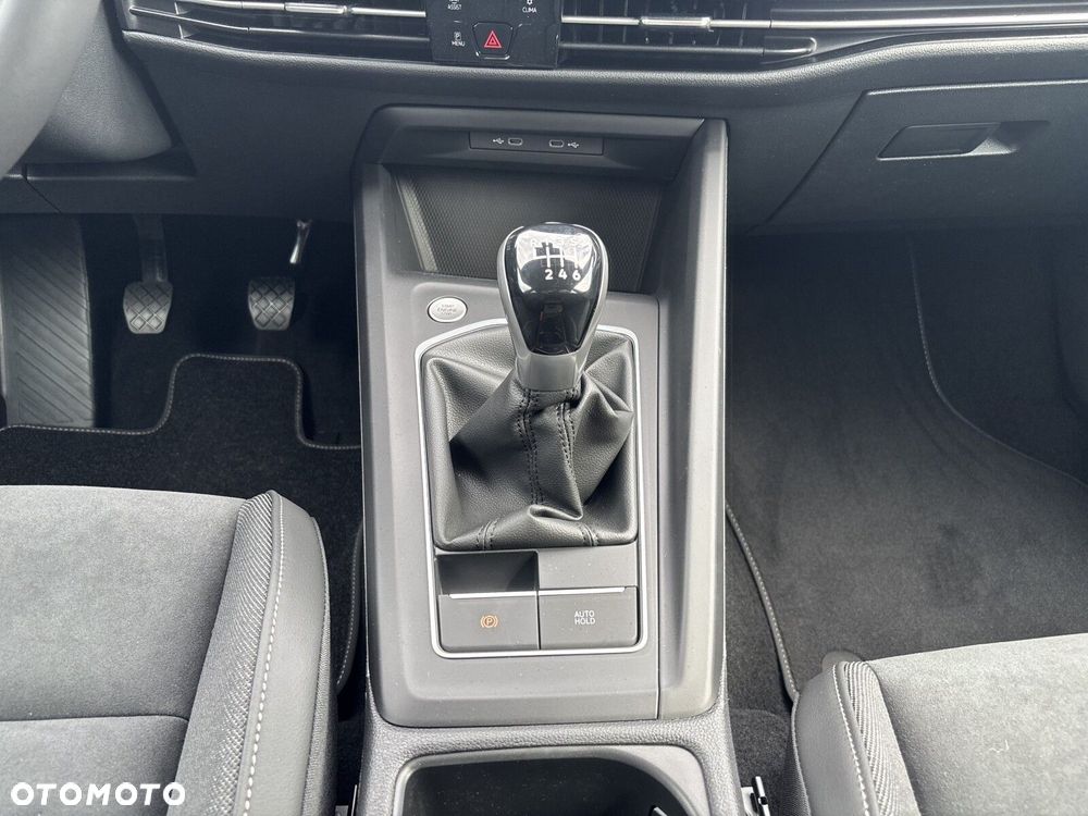 Volkswagen Golf - 28