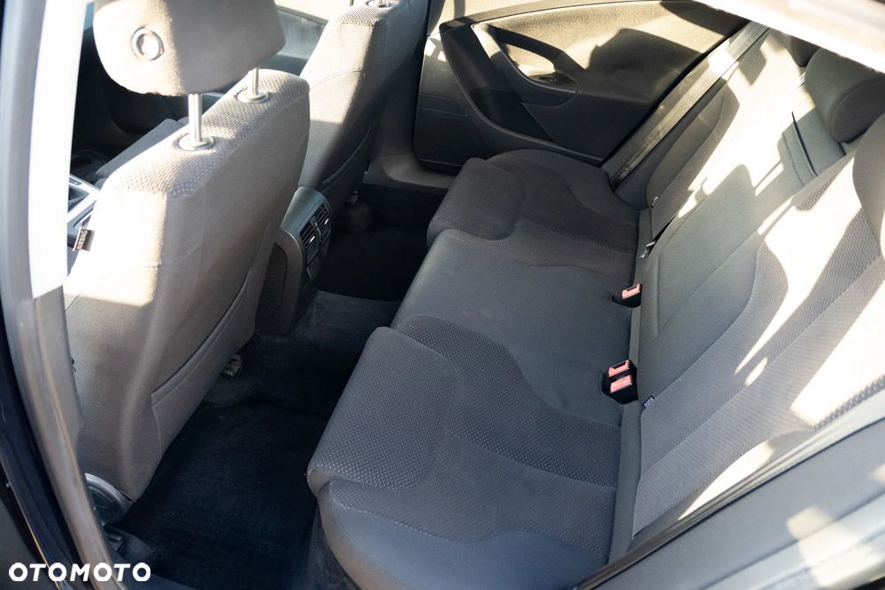 Volkswagen Passat 2.0 TDI Comfortline - 10
