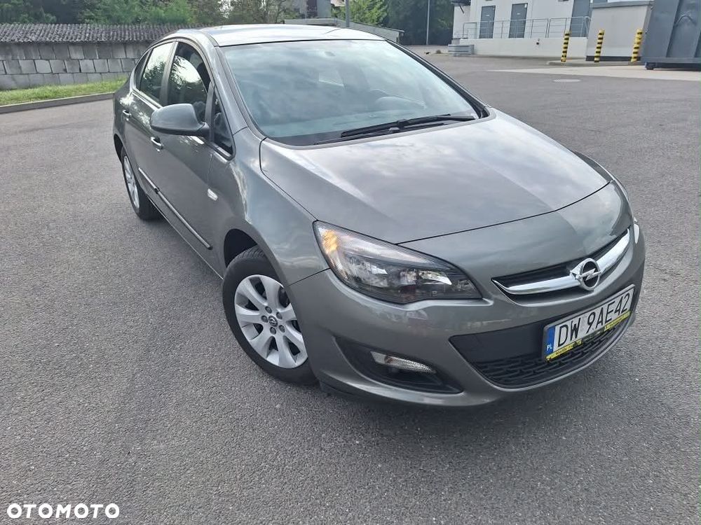 Opel Astra 1.6 Essentia - 6