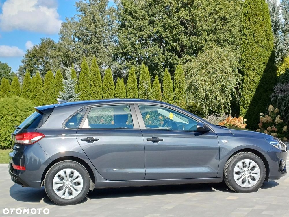 Hyundai i30 1.5 DPI Classic + - 7