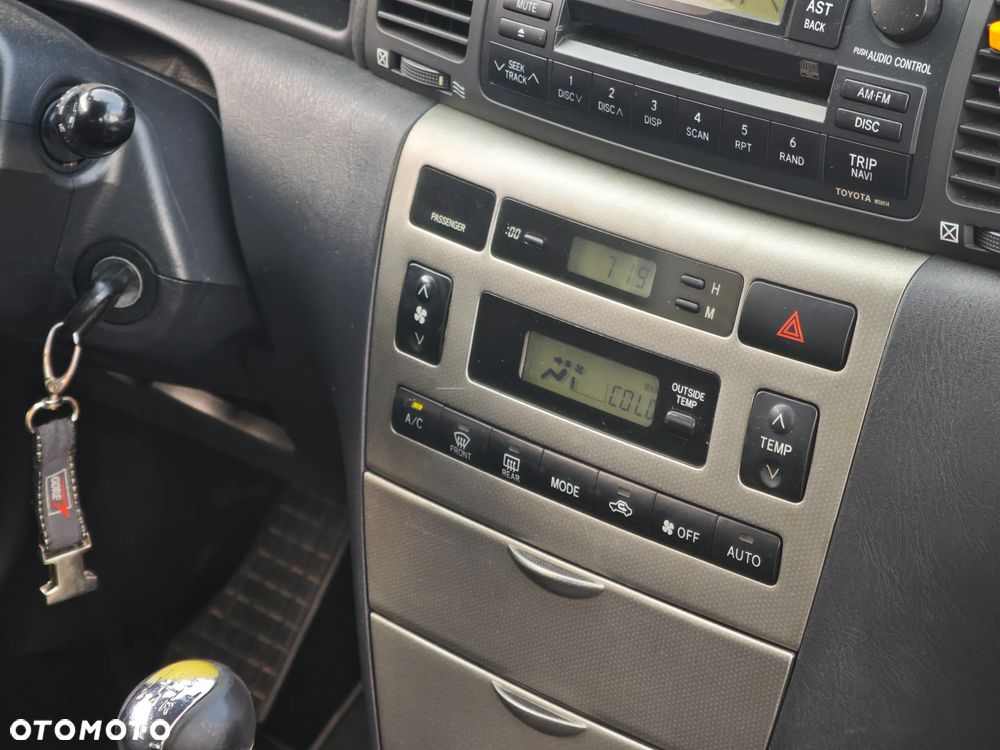 Toyota Corolla 2.0 D-4D Executive - 29
