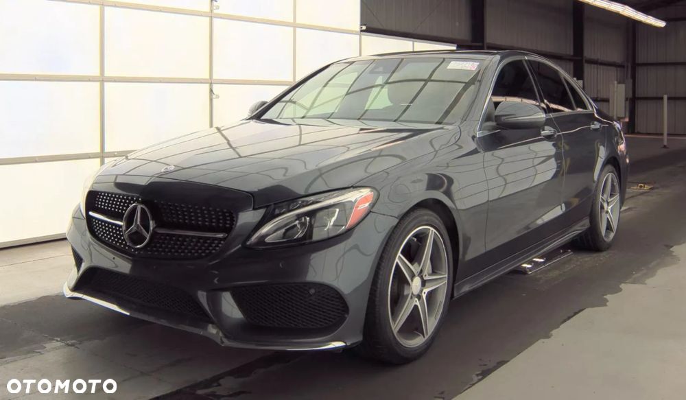 Mercedes-Benz Klasa C 300 7G-TRONIC AMG Line - 2